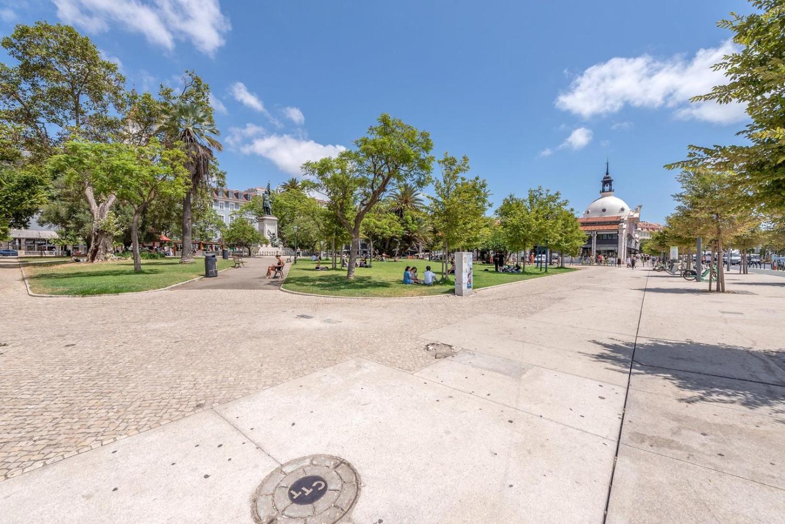 Guestready - Time Out 105 Apartment Lisbon Bagian luar foto