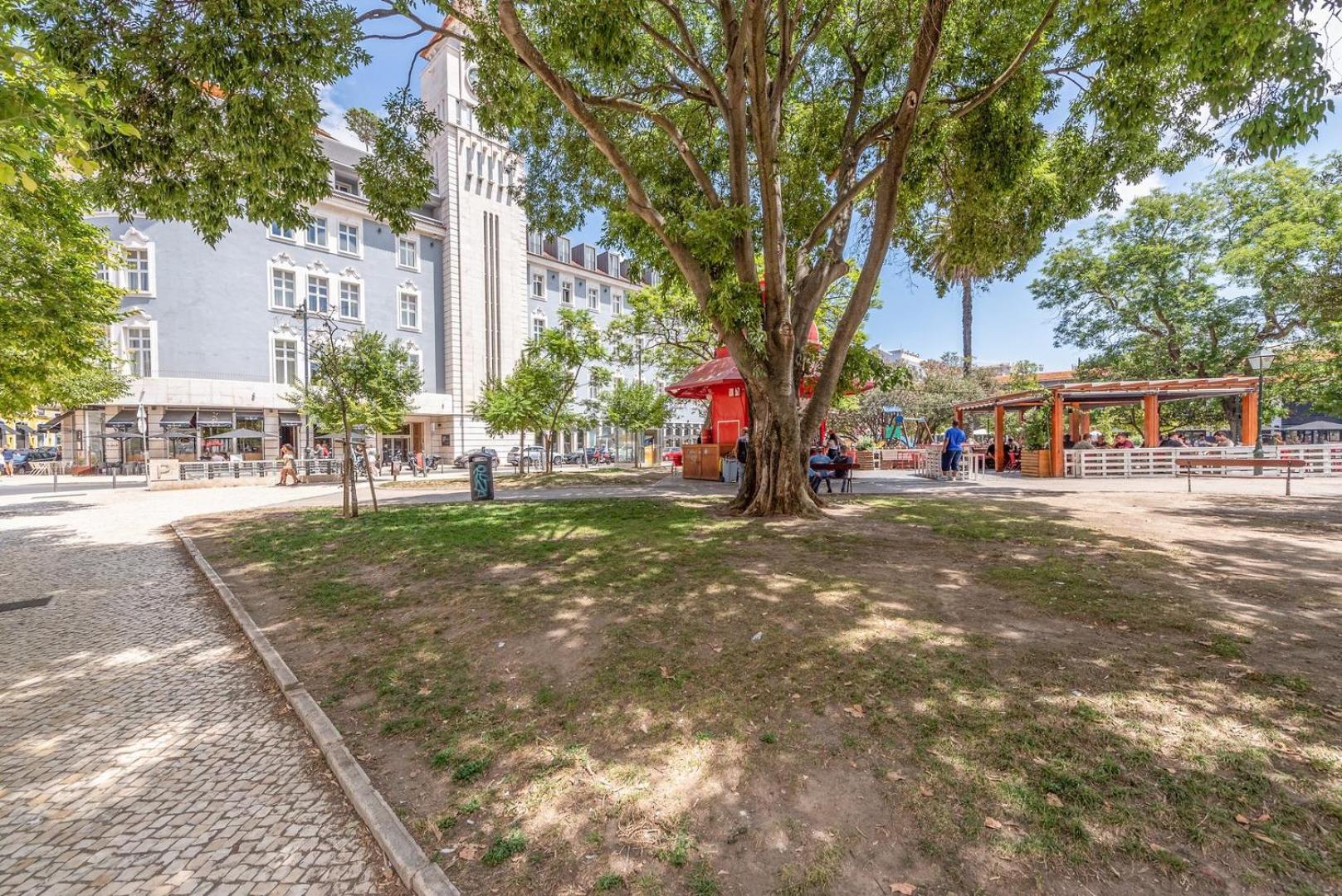Guestready - Time Out 105 Apartment Lisbon Bagian luar foto